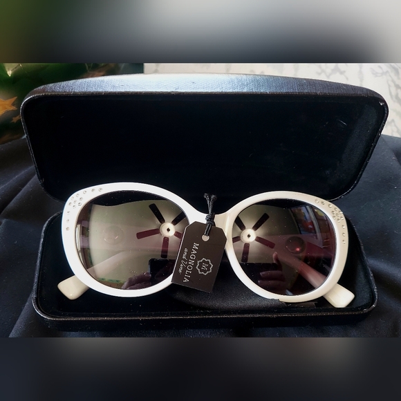 Magnolia and Vine sunglasses - Picture 1 of 7